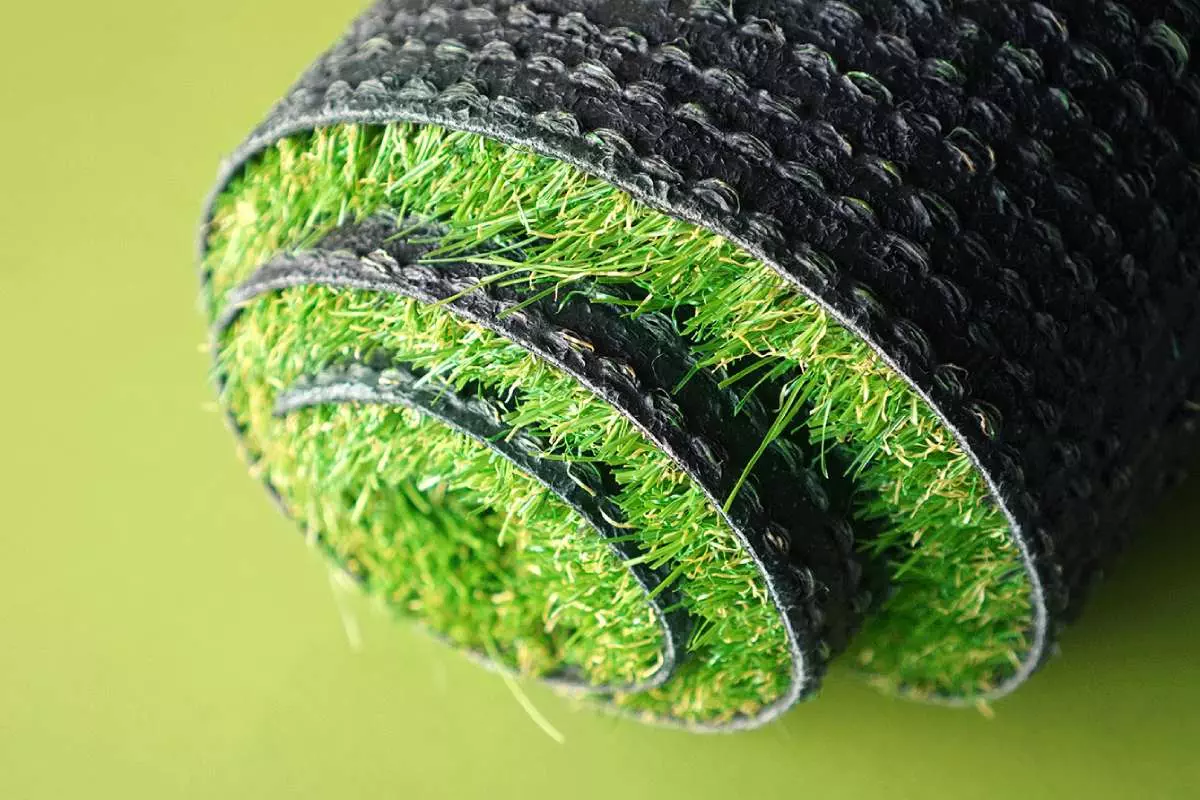 Artificial-grass-installation-2